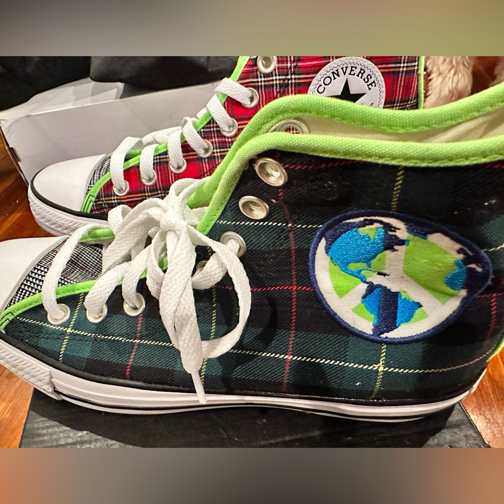 Limited edition Converse